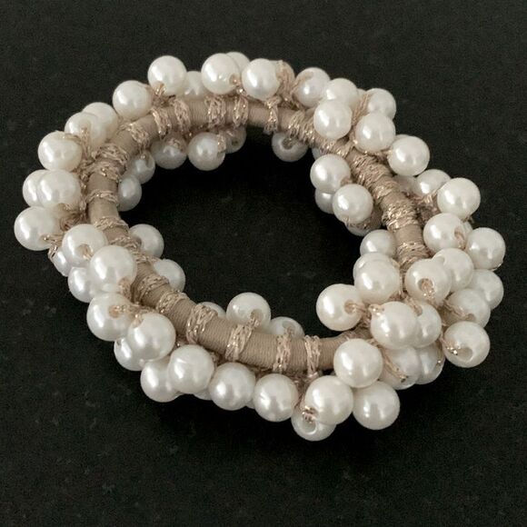 Princess Pearl Hair Tie – Creamy Beaded Clusters on Golden Stretch Band - Picture 11 of 12